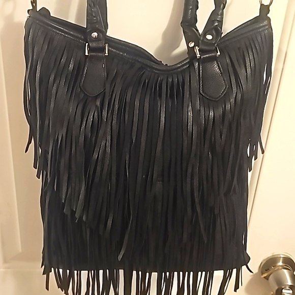 H&M's Designer Large Black Bag w/Fringes (2 Tiers Front/Back), Handles & Strap - Picture 4 of 9